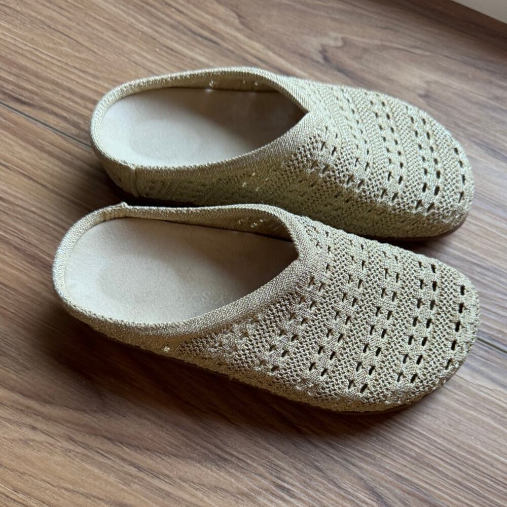 Rothy's The Casual Clog in Powder Crochet Size 5 - Picture 5 of 7